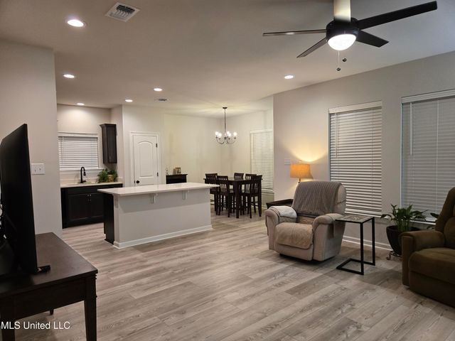 14334 Southern Oak Avenue, Gulfport, MS 39503