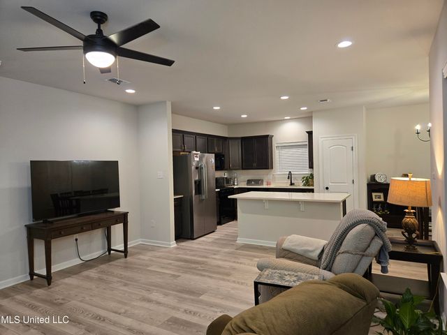 14334 Southern Oak Avenue, Gulfport, MS 39503