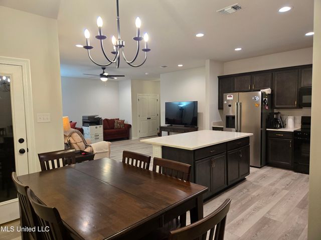 14334 Southern Oak Avenue, Gulfport, MS 39503