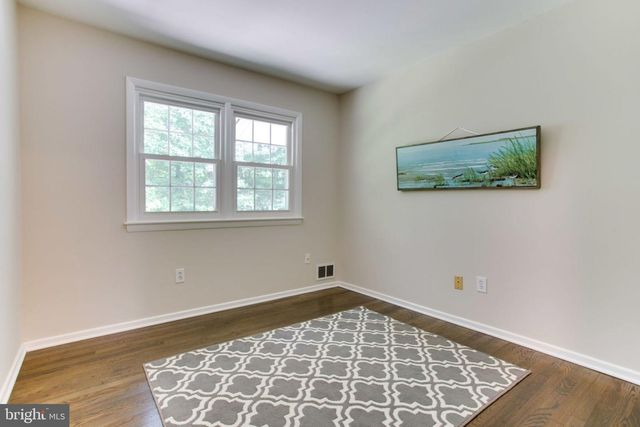 9112 SANTAYANA DR, Fairfax, VA 22031