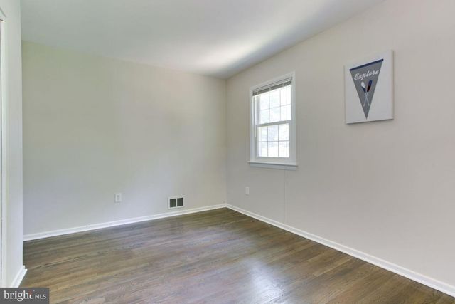 9112 SANTAYANA DR, Fairfax, VA 22031