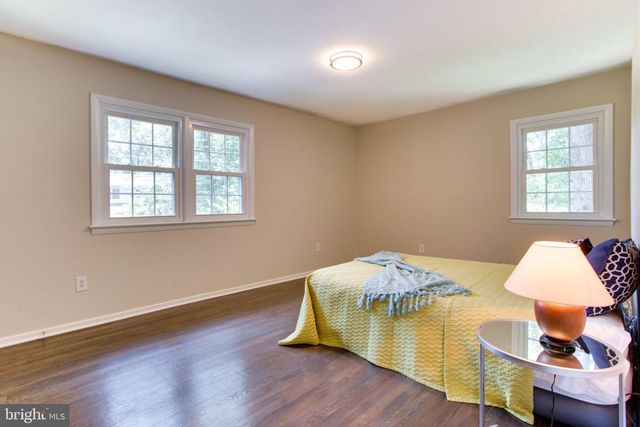9112 SANTAYANA DR, Fairfax, VA 22031