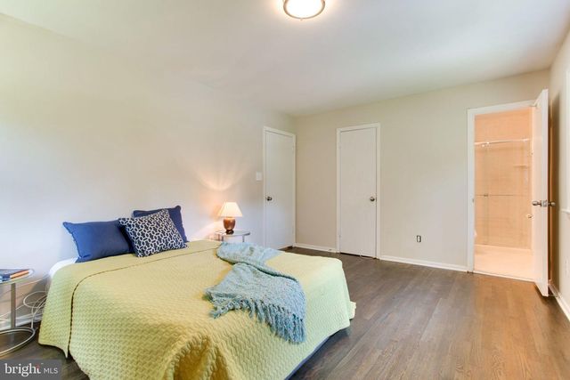 9112 SANTAYANA DR, Fairfax, VA 22031