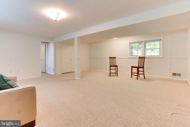 9112 SANTAYANA DR, Fairfax, VA 22031