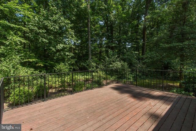9112 SANTAYANA DR, Fairfax, VA 22031