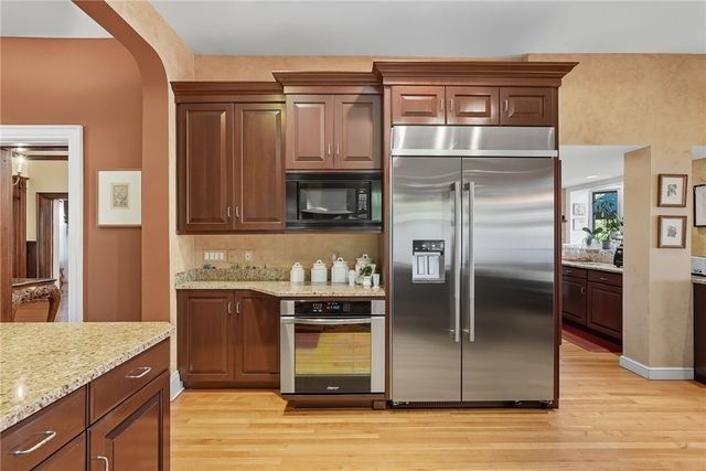 5427 FORBES, Squirrel Hill, PA 15217