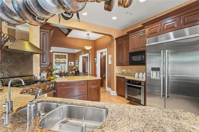 5427 FORBES, Squirrel Hill, PA 15217