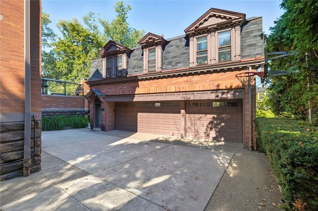 5427 FORBES, Squirrel Hill, PA 15217