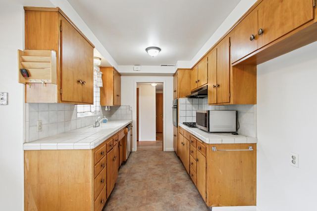 5405 Dorset Way, Sacramento, CA 95822