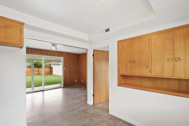 5405 Dorset Way, Sacramento, CA 95822