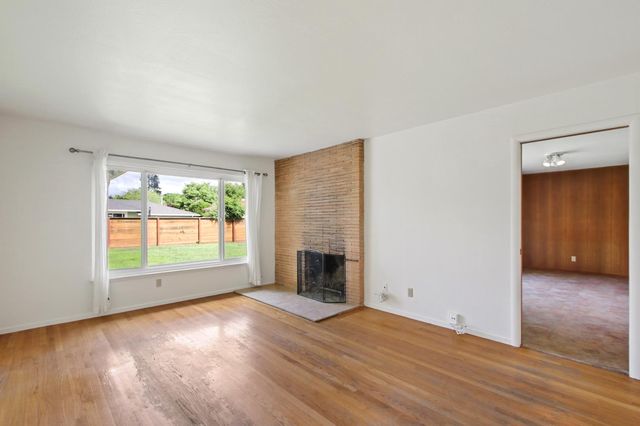 5405 Dorset Way, Sacramento, CA 95822