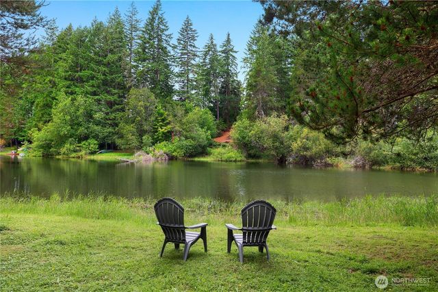 580 E Emerald Lake Drive E, Grapeview, WA 98546