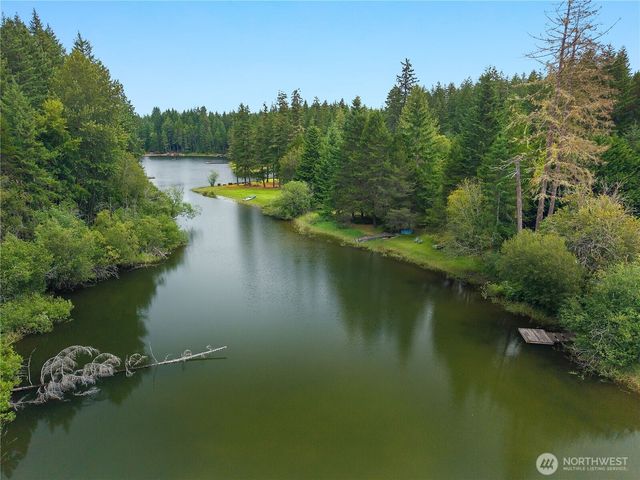 580 E Emerald Lake Drive E, Grapeview, WA 98546