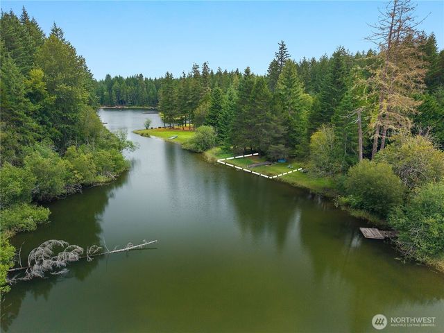 580 E Emerald Lake Drive E, Grapeview, WA 98546