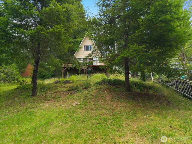 580 E Emerald Lake Drive E, Grapeview, WA 98546