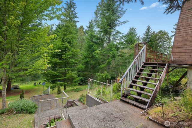 580 E Emerald Lake Drive E, Grapeview, WA 98546