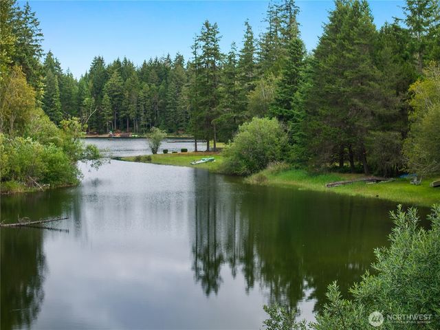 580 E Emerald Lake Drive E, Grapeview, WA 98546