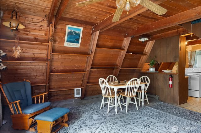 580 E Emerald Lake Drive E, Grapeview, WA 98546