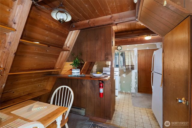 580 E Emerald Lake Drive E, Grapeview, WA 98546