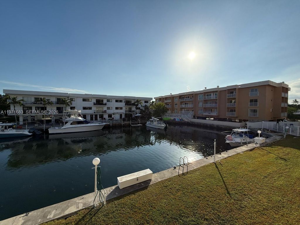 3522 NE 171 ST 201, North Miami Beach, FL 33160