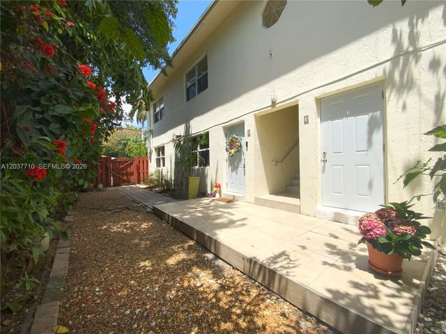 530 NE 15th Court 7, Fort Lauderdale, FL 33304
