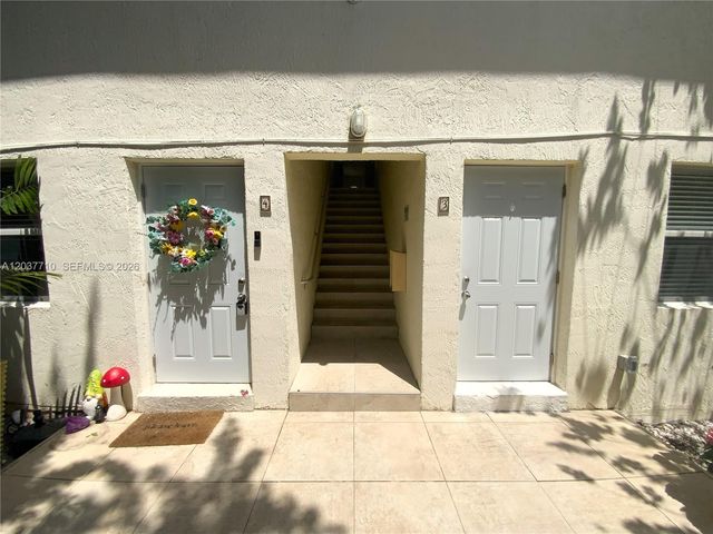 530 NE 15th Court 7, Fort Lauderdale, FL 33304
