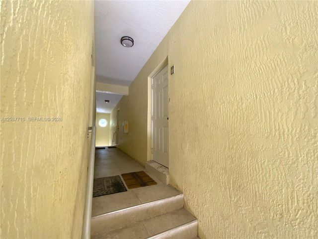 530 NE 15th Court 7, Fort Lauderdale, FL 33304