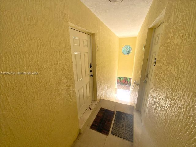 530 NE 15th Court 7, Fort Lauderdale, FL 33304