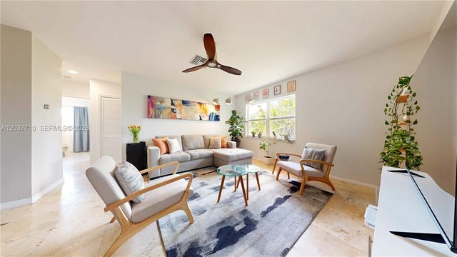 530 NE 15th Court 7, Fort Lauderdale, FL 33304