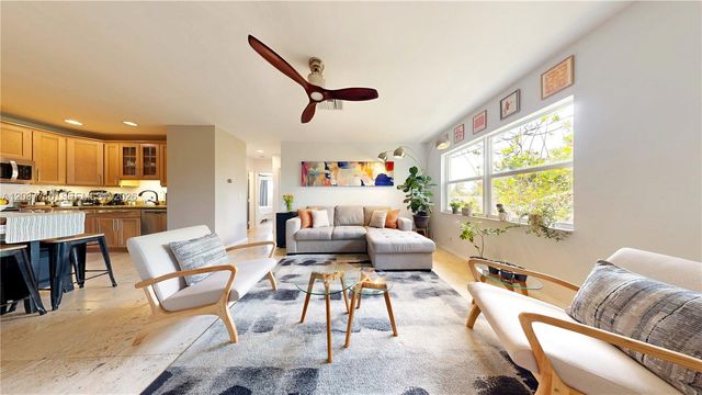 530 NE 15th Court 7, Fort Lauderdale, FL 33304