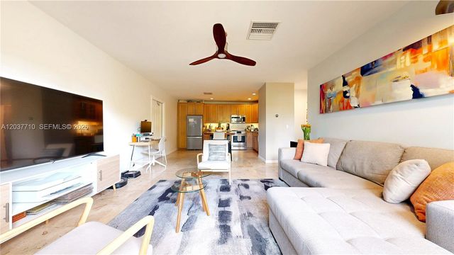 530 NE 15th Court 7, Fort Lauderdale, FL 33304