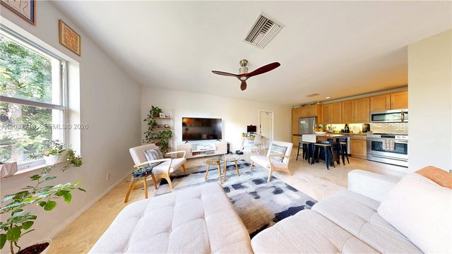 530 NE 15th Court 7, Fort Lauderdale, FL 33304