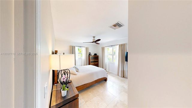 530 NE 15th Court 7, Fort Lauderdale, FL 33304