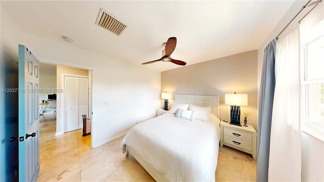530 NE 15th Court 7, Fort Lauderdale, FL 33304