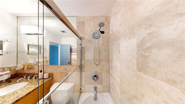530 NE 15th Court 7, Fort Lauderdale, FL 33304