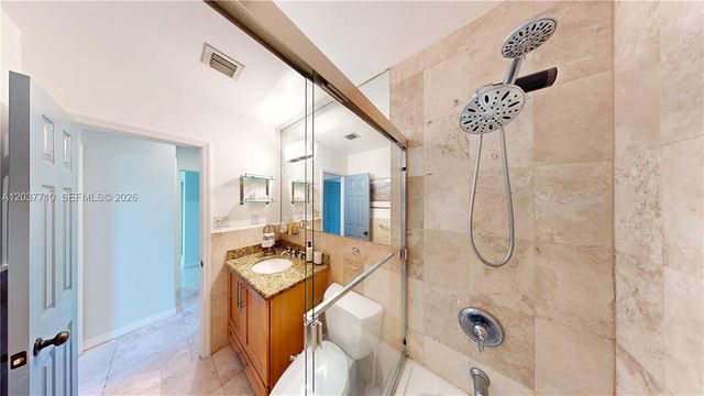 530 NE 15th Court 7, Fort Lauderdale, FL 33304
