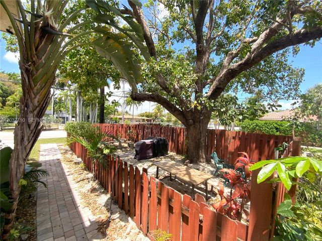 530 NE 15th Court 7, Fort Lauderdale, FL 33304