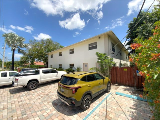 530 NE 15th Court 7, Fort Lauderdale, FL 33304
