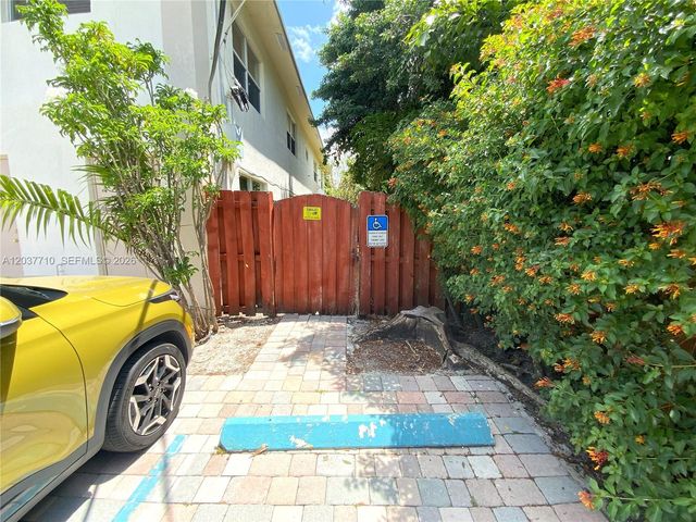 530 NE 15th Court 7, Fort Lauderdale, FL 33304