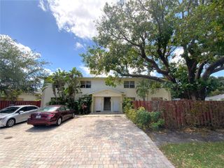 530 NE 15th Court 7, Fort Lauderdale, FL 33304