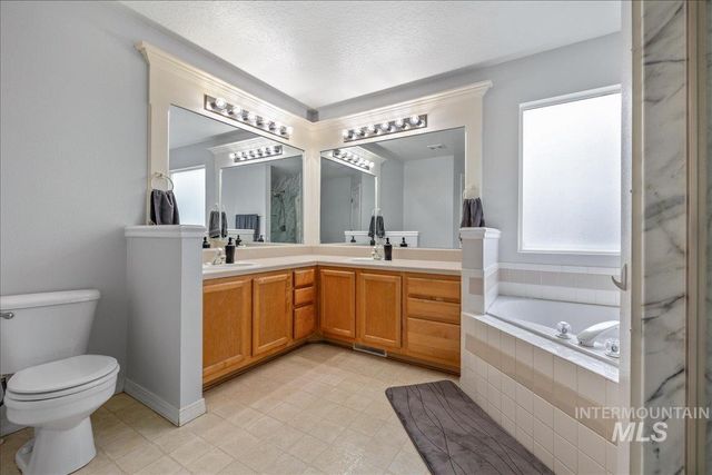 2727 S S Merrimac Pl, Boise, ID 83709