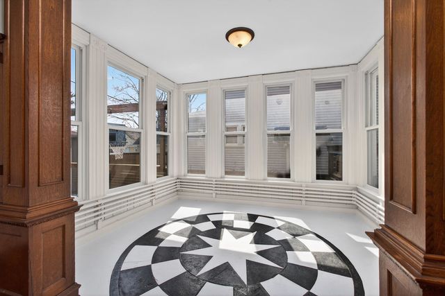 1919 Farnam Street, Davenport, IA 52803