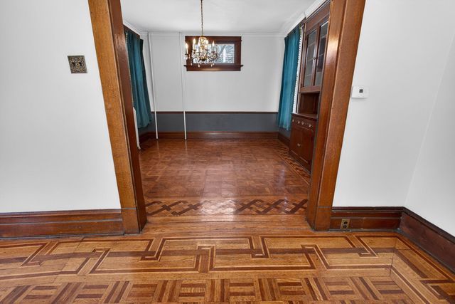 1919 Farnam Street, Davenport, IA 52803