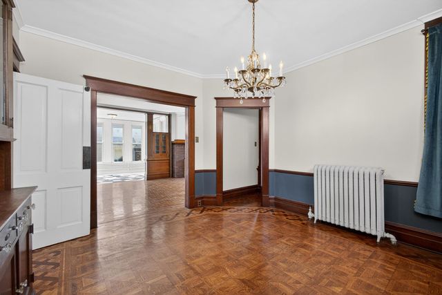 1919 Farnam Street, Davenport, IA 52803