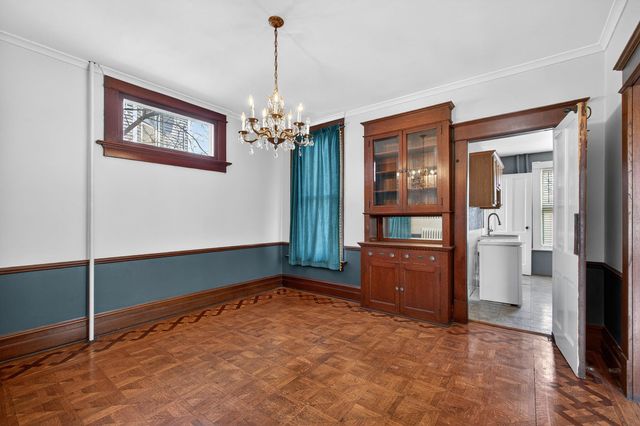 1919 Farnam Street, Davenport, IA 52803