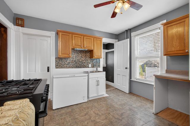 1919 Farnam Street, Davenport, IA 52803