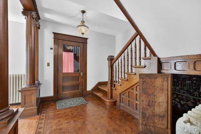 1919 Farnam Street, Davenport, IA 52803