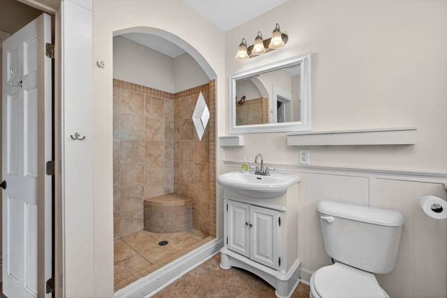 1919 Farnam Street, Davenport, IA 52803