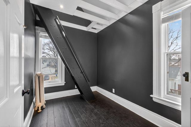 1919 Farnam Street, Davenport, IA 52803