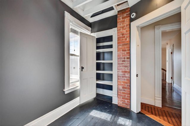 1919 Farnam Street, Davenport, IA 52803